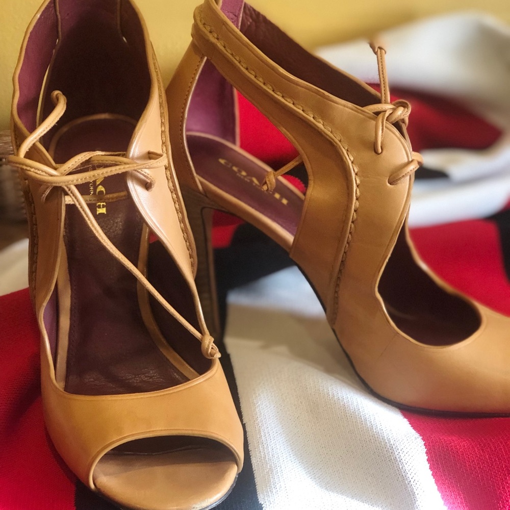 Coach Tan High heels
